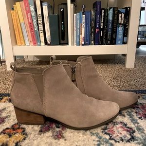 Blondo waterproof ankle boots size 10